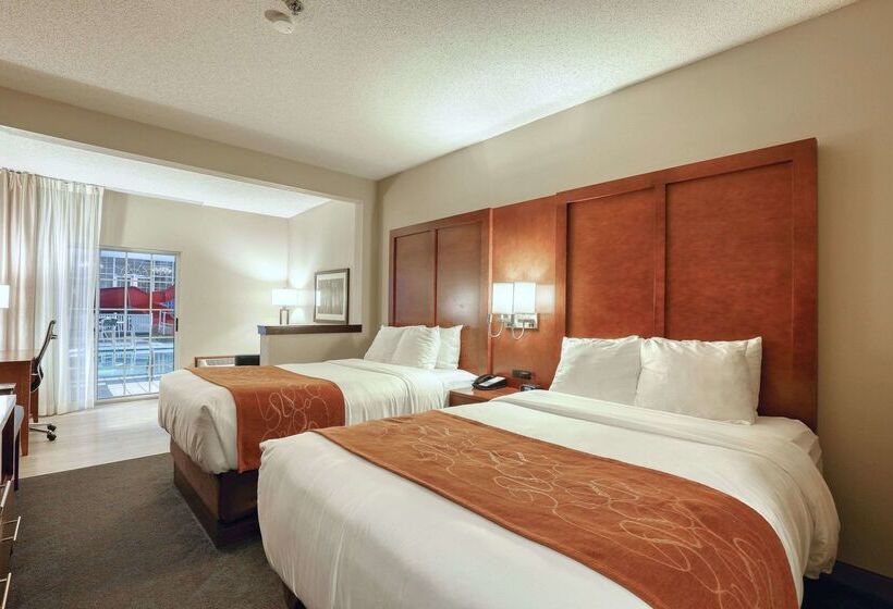 هتل Comfort Suites Appleton Airport