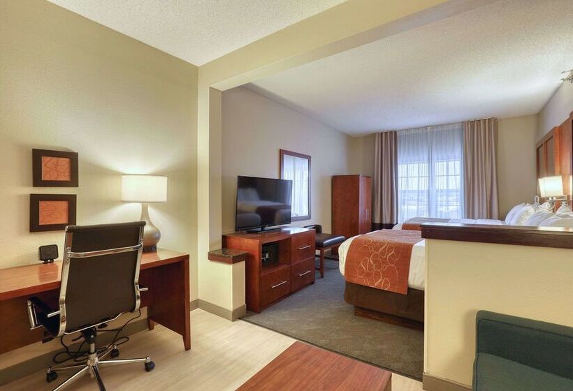 هتل Comfort Suites Appleton Airport