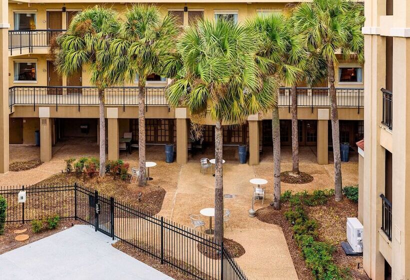 호텔 Comfort Suites Baton Rouge South I 10