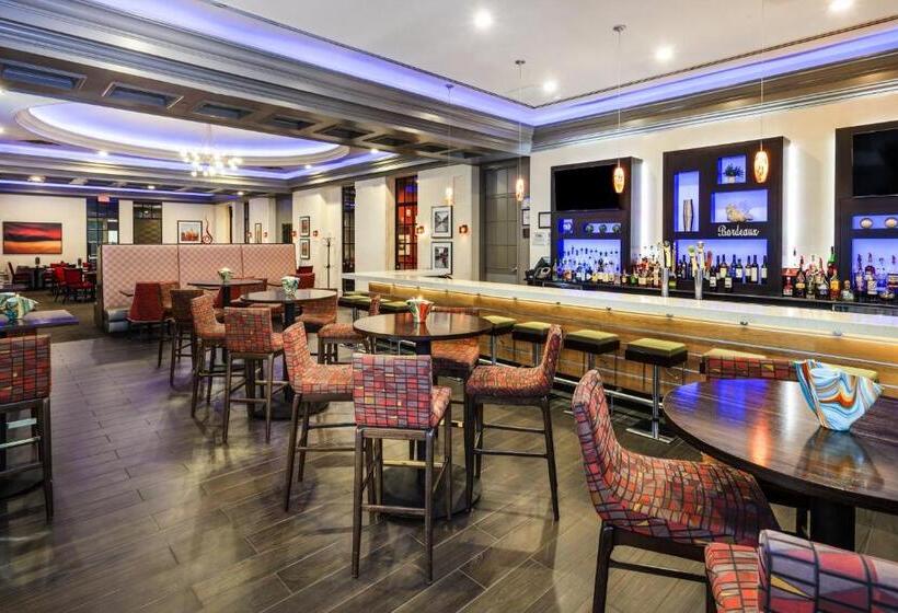 هتل Crowne Plaza Lansing, An Ihg