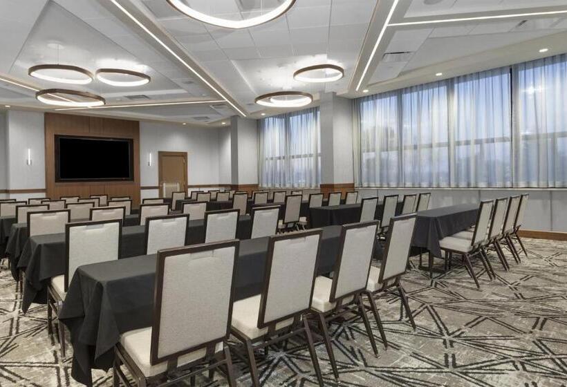 هتل Crowne Plaza Lansing, An Ihg