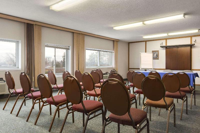 هتل Days Inn By Wyndham Brockville