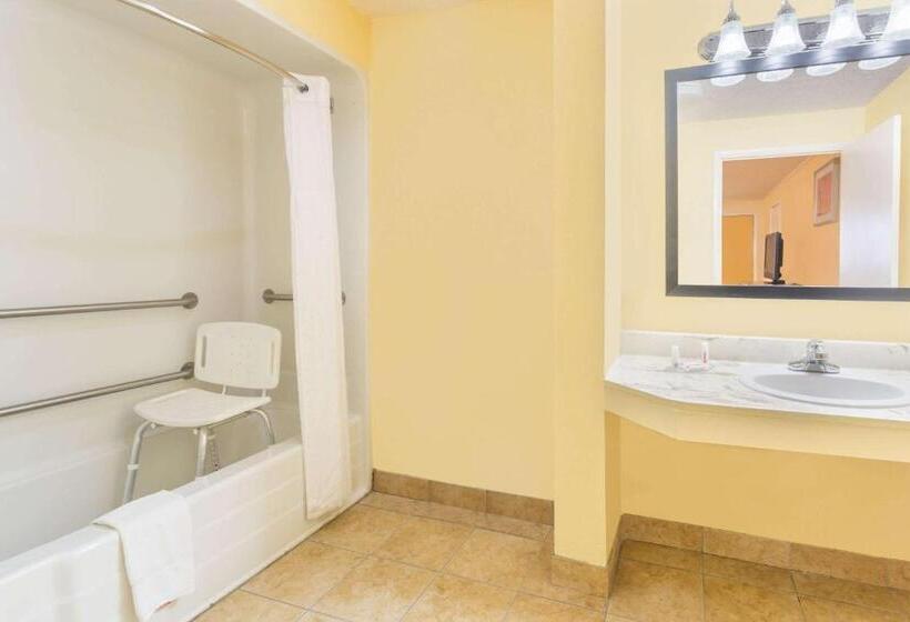 בית מלון כפרי Alamo Inn