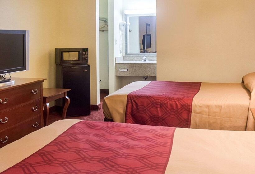 هتل Econo Lodge Chesapeake Route 13 And I 464