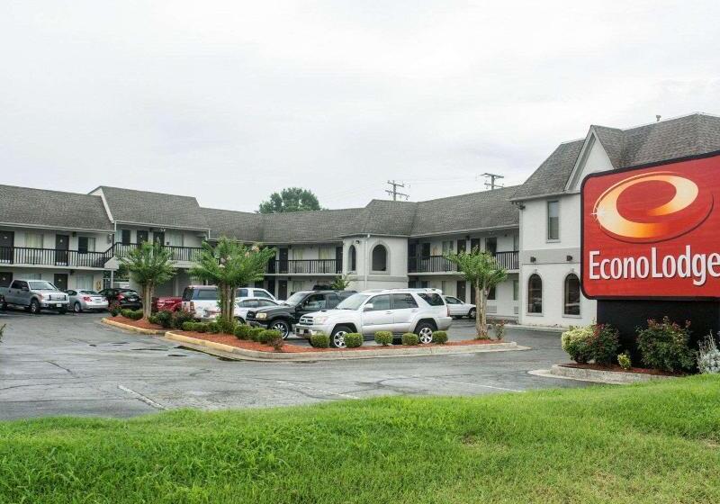 هتل Econo Lodge Chesapeake Route 13 And I 464