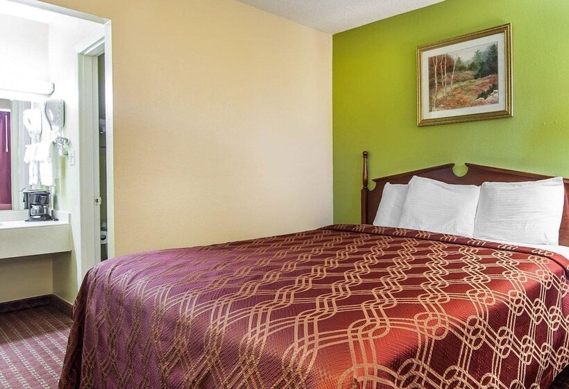 בית מלון כפרי Econo Lodge