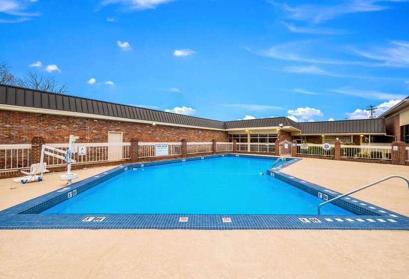 فندق Econo Lodge Corinth