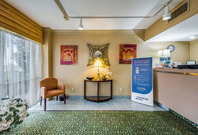 فندق Econo Lodge Corinth