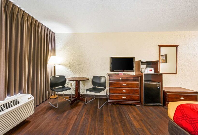 فندق Econo Lodge Corinth