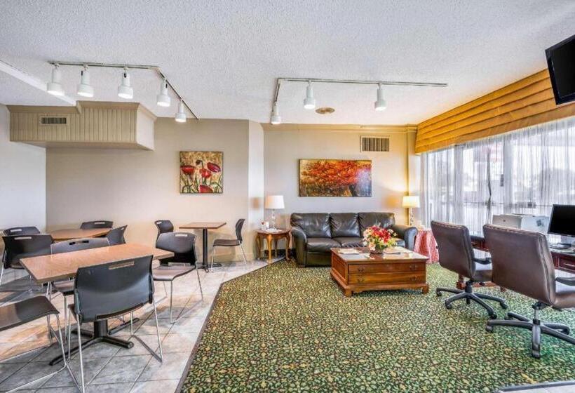 فندق Econo Lodge Corinth