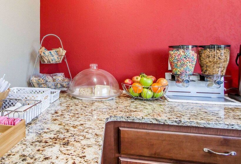 בית מלון כפרי Econo Lodge Lanett