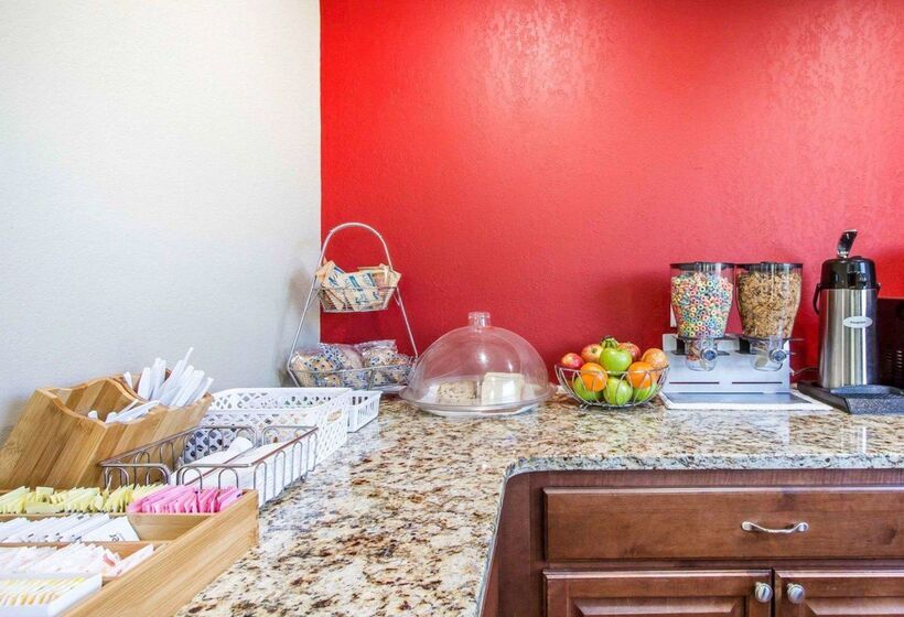 בית מלון כפרי Econo Lodge Lanett