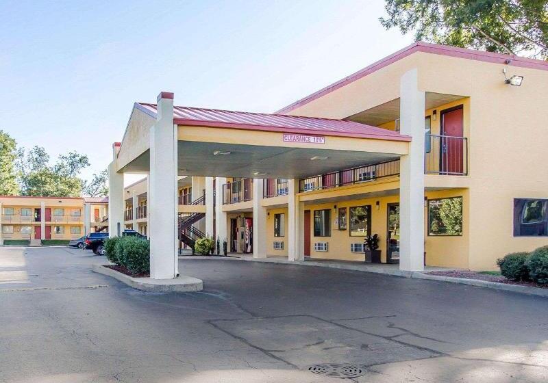 בית מלון כפרי Econo Lodge Lanett