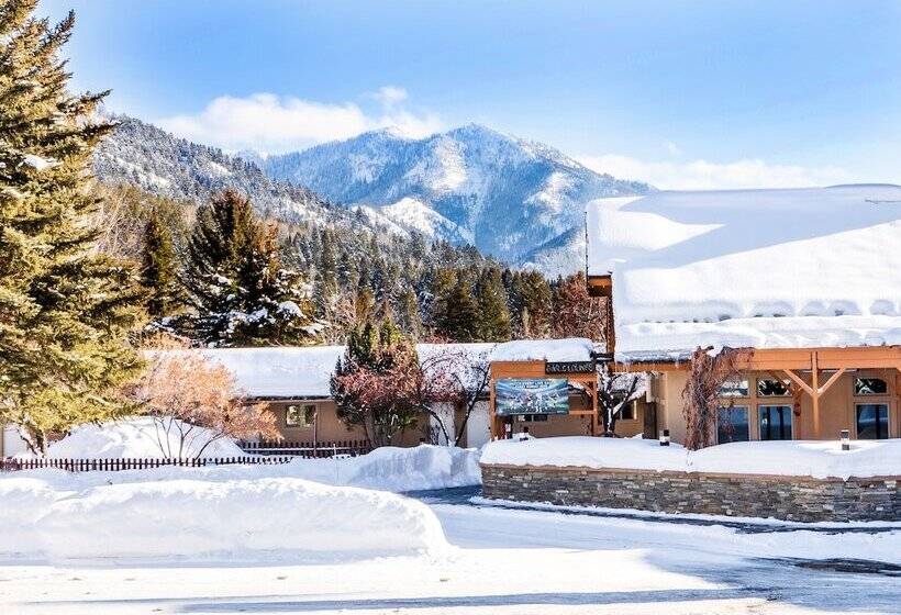 فندق Flying Saddle Resort And Steak House