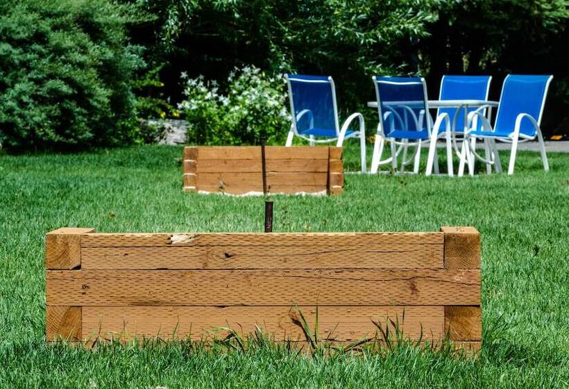 فندق Flying Saddle Resort And Steak House