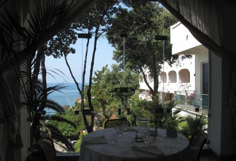 Grand Hotel De Rose
