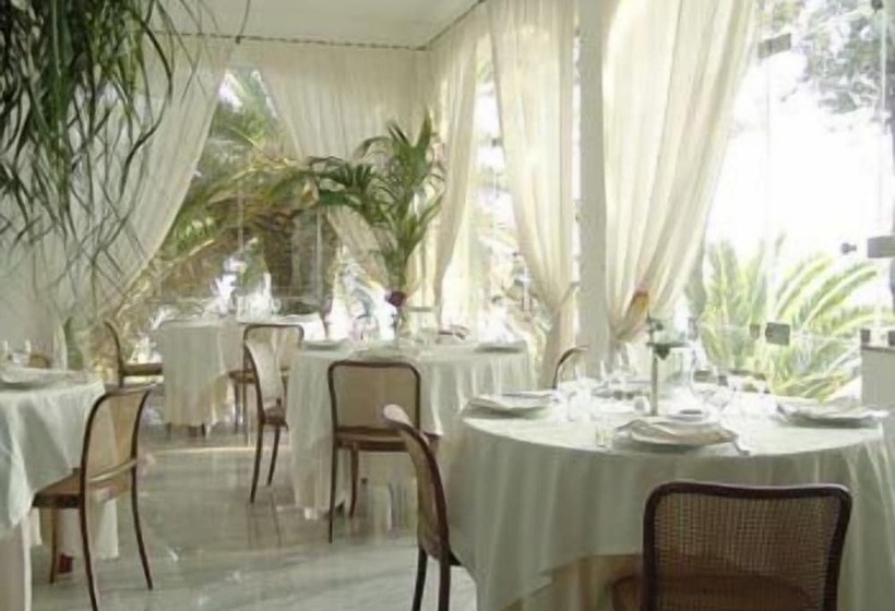 Grand Hotel De Rose