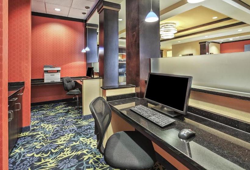هتل Holiday Inn Express & Suites Dayton South   I 675, An Ihg