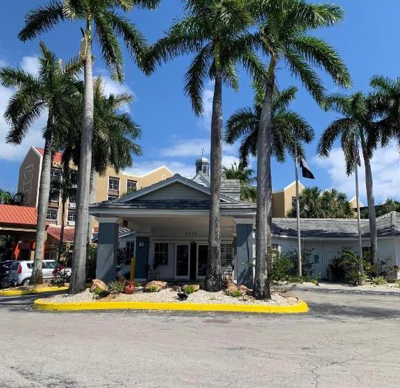 هتل Hotolos Hollywood