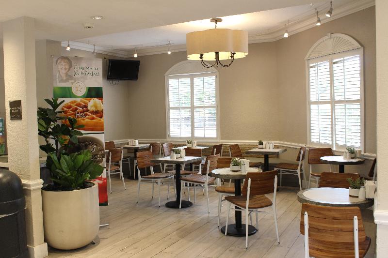 هتل Hotolos Hollywood