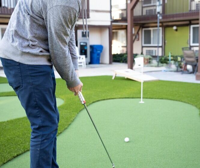 בית מלון כפרי Pea Soup Andersen's Inn