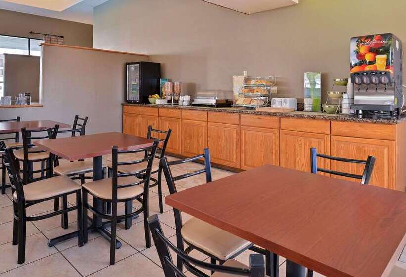 Отель Signature Inn Indio I 10