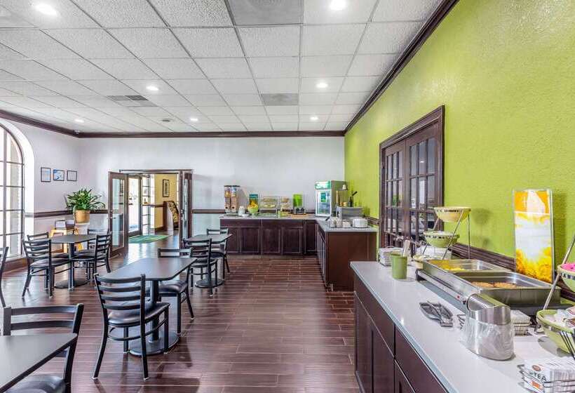 Отель Quality Inn Forsyth Near Ga Public Safety Training Center
