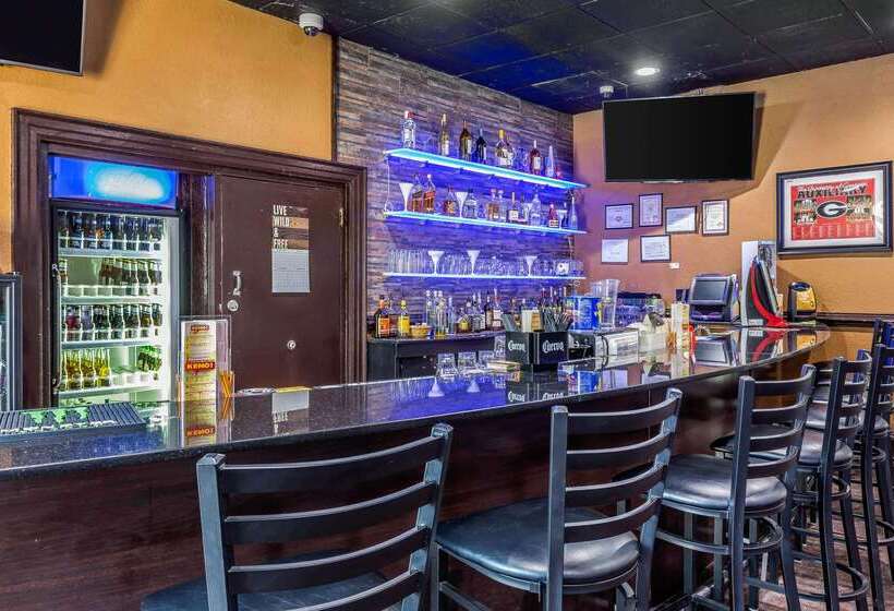 Отель Quality Inn Forsyth Near Ga Public Safety Training Center