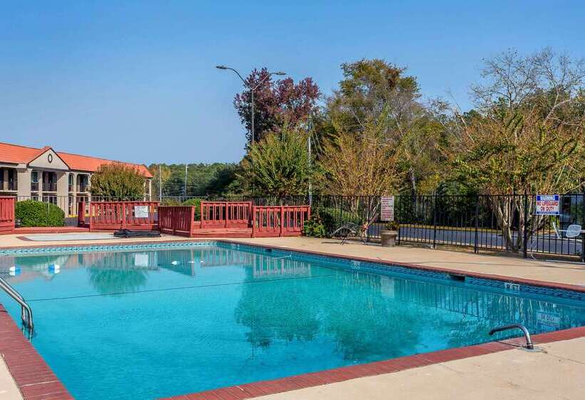 Отель Quality Inn Forsyth Near Ga Public Safety Training Center