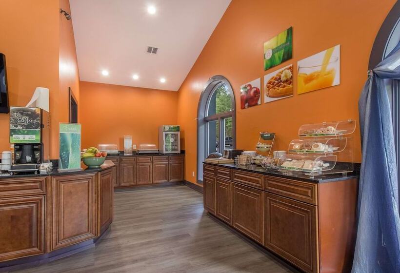 Отель Quality Inn