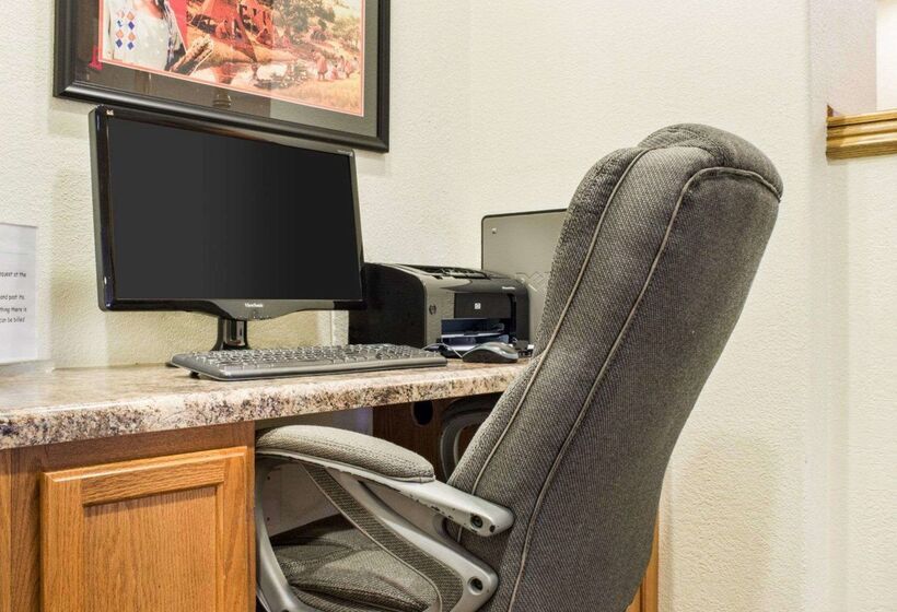 בית מלון כפרי Quality Inn Oacoma   Chamberlain