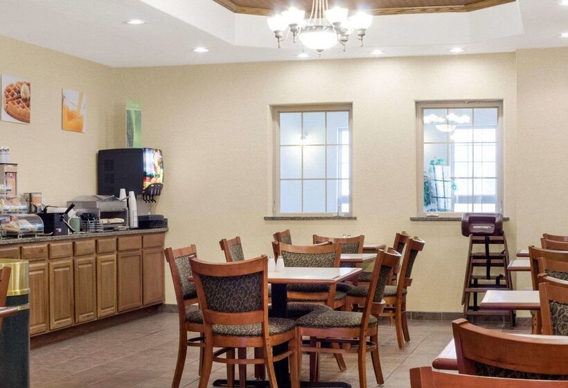 בית מלון כפרי Quality Inn Oacoma   Chamberlain