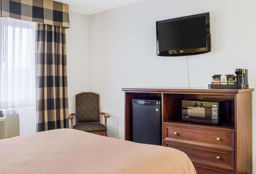 בית מלון כפרי Quality Inn Oacoma   Chamberlain