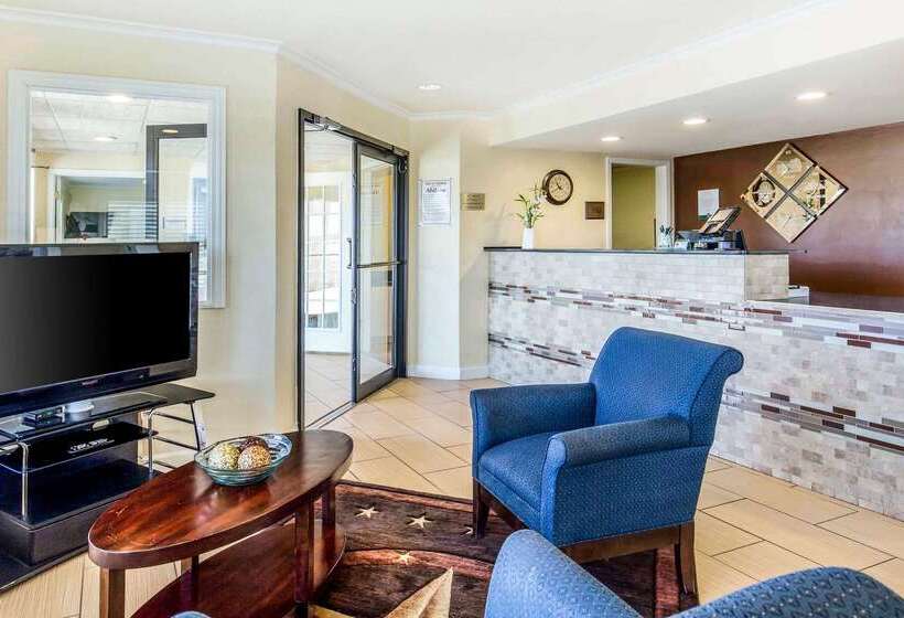 בית מלון כפרי Quality Inn & Suites