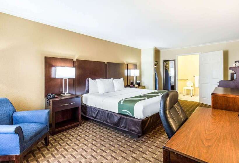 בית מלון כפרי Quality Inn & Suites