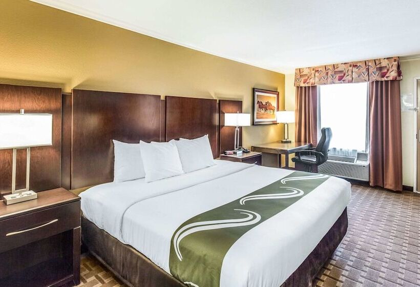 בית מלון כפרי Quality Inn & Suites