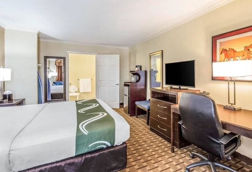 בית מלון כפרי Quality Inn & Suites