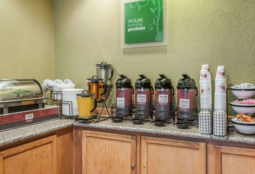 هتل Quality Inn & Suites Farmington