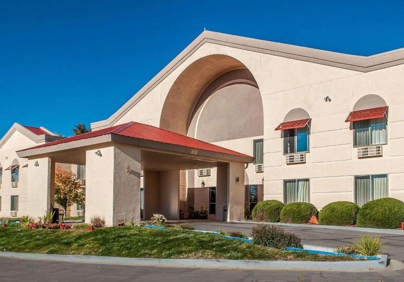 هتل Quality Inn & Suites Farmington