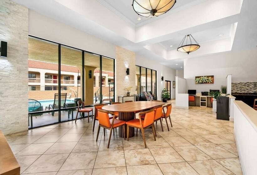 בית מלון כפרי Signature Inn Indio I 10