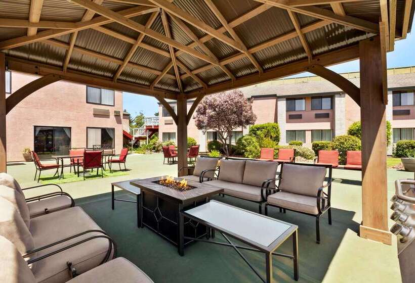 فندق Ramada By Wyndham Arcata