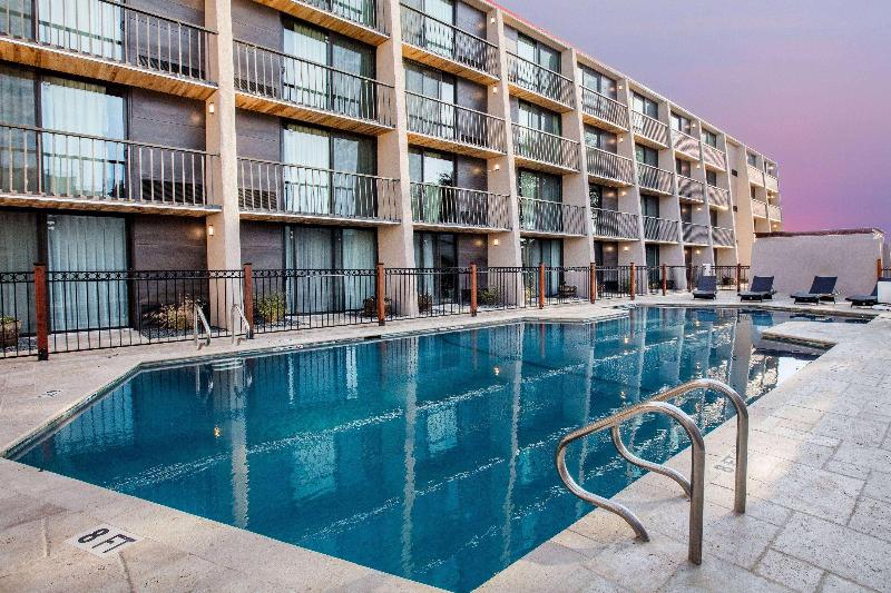 هتل Ramada By Wyndham Austin South