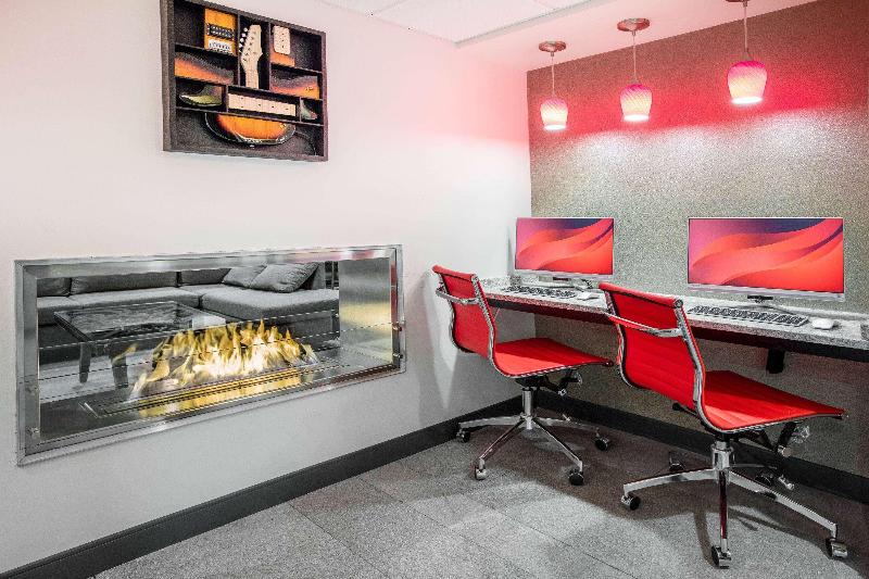 هتل Ramada By Wyndham Austin South
