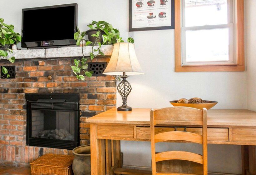 فندق Rodeway Inn