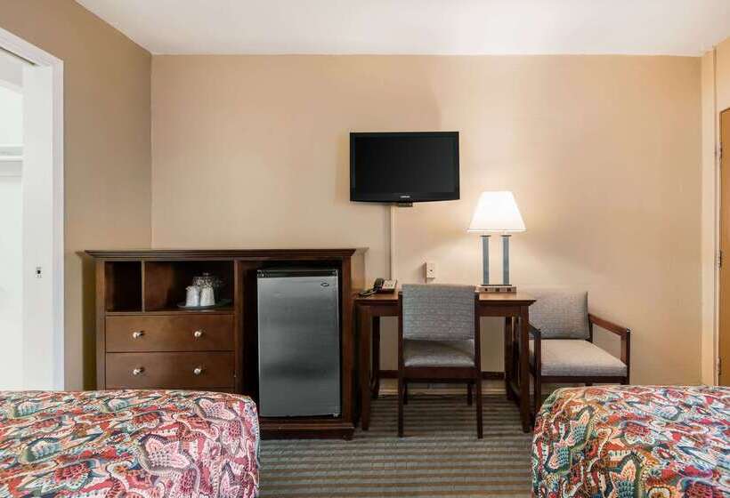 فندق Rodeway Inn Regalodge