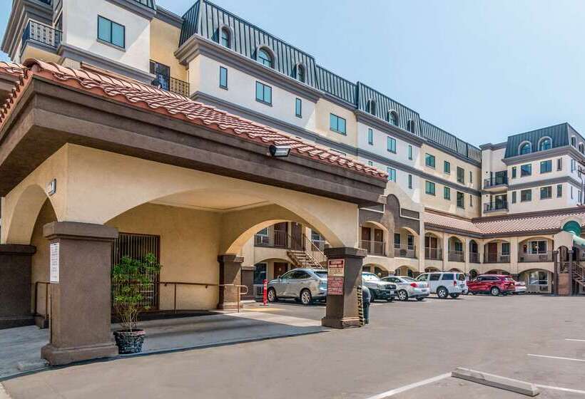 فندق Rodeway Inn Regalodge