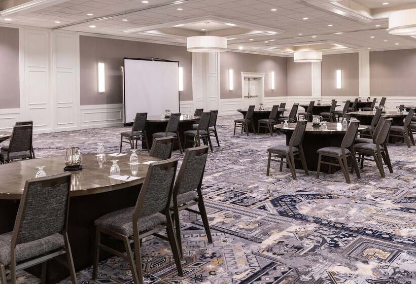 هتل Sheraton Ann Arbor