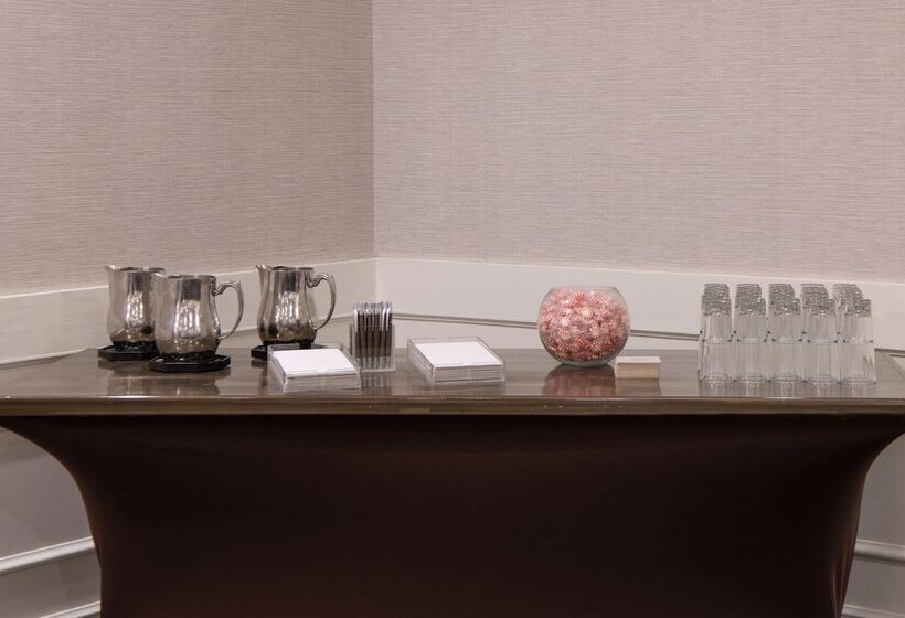 هتل Sheraton Ann Arbor
