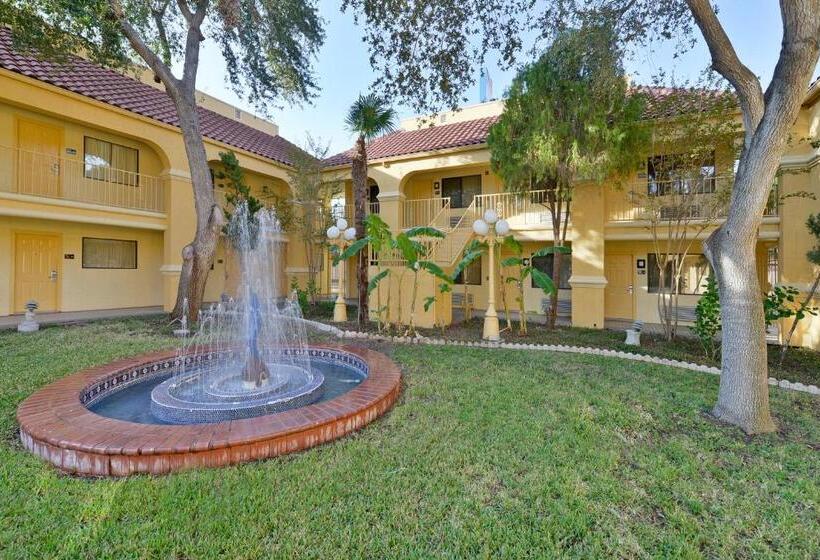 Отель Super 8 By Wyndham Corpus Christi Northwest