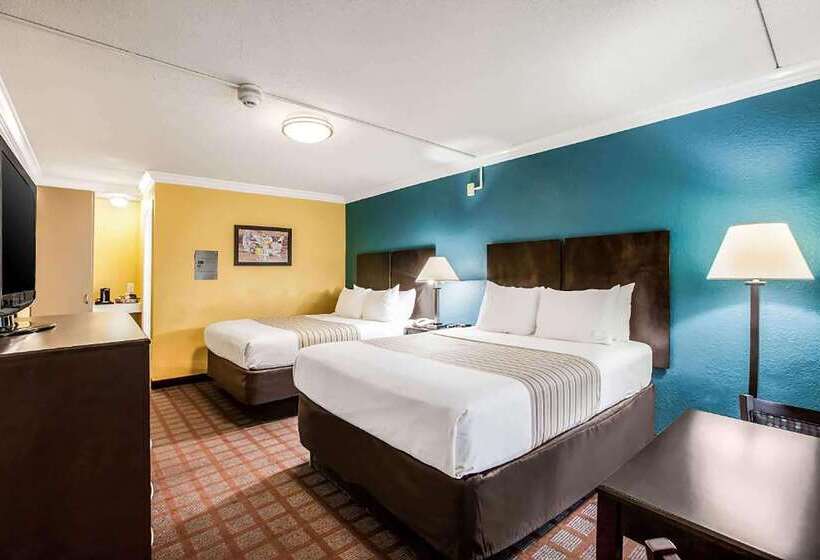 فندق Super 8 By Wyndham Meadowlands